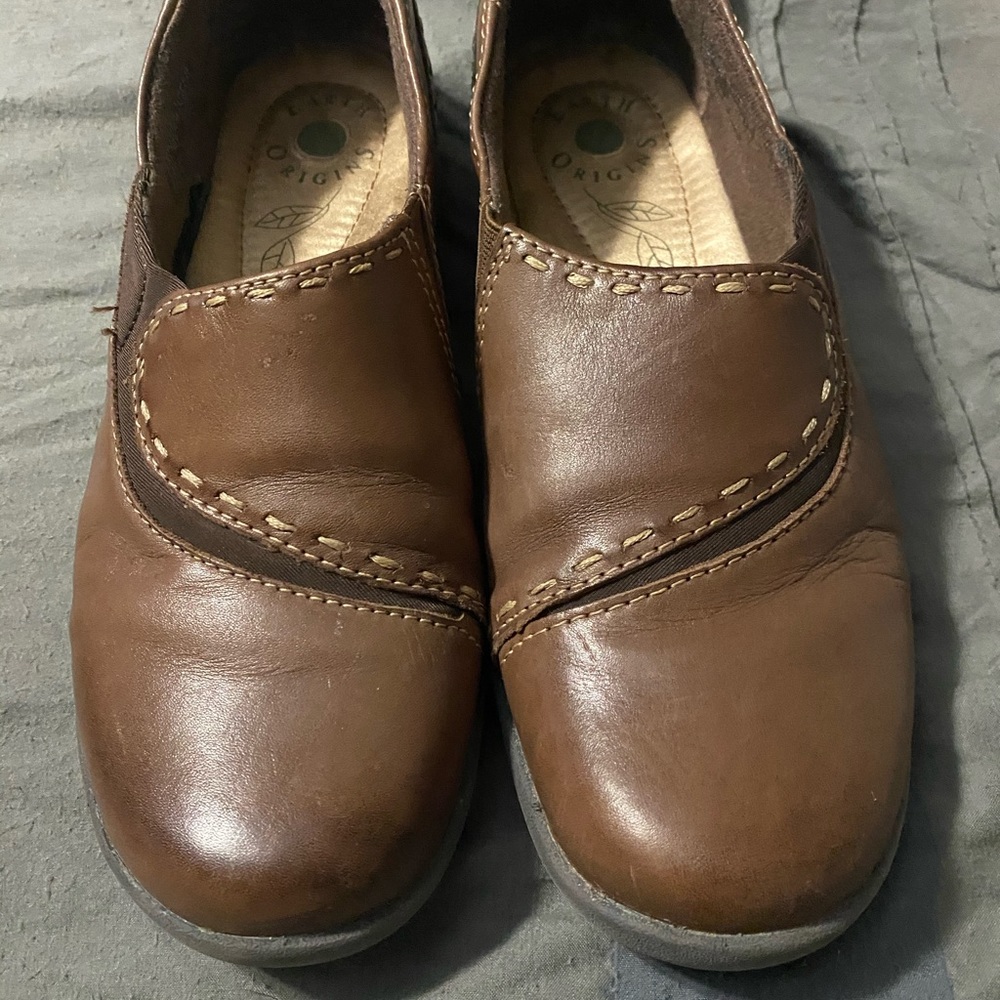 Earth origins brown slip on shoe size 8